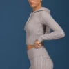 Sudadera con capucha y cremallera de punto trenzado en gris jaspeado