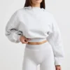 Sudadera corta con capucha de felpa de algodón elástico en gris jaspeado