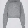 Sudadera corta con capucha y cremallera de punto suave en gris