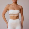 Sujetador bandeau con espalda cruzada en blanco suave