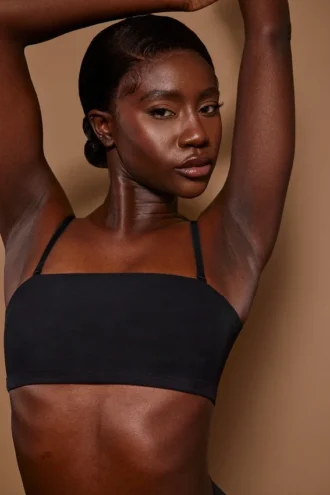 Sujetador bandeau de malla suave Intimates en negro