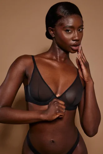 Sujetador con aros de una sola capa de malla suave Intimates en negro