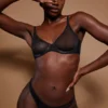 Sujetador con aros de una sola capa de malla suave Intimates en negro