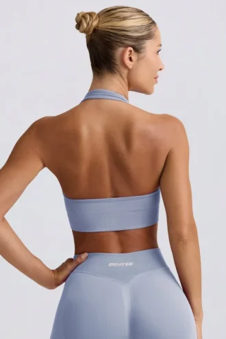 Sujetador deportivo con cuello halter Define Luxe en azul grisáceo