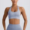 Sujetador deportivo con cuello halter Define Luxe en azul grisáceo