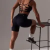 Sujetador deportivo con espalda abierta y cuello cuadrado en negro