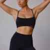 Sujetador deportivo con espalda cruzada en negro