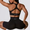 Sujetador deportivo Define Luxe con aberturas en negro
