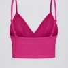 Sujetador deportivo Define Luxe con cuello en V en color Berry