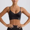 Sujetador deportivo Define Luxe con cuello en V en negro
