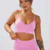 Sujetador deportivo Define Luxe con cuello en V en rosa chicle