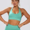 Sujetador deportivo Define Luxe con cuello halter en color menta
