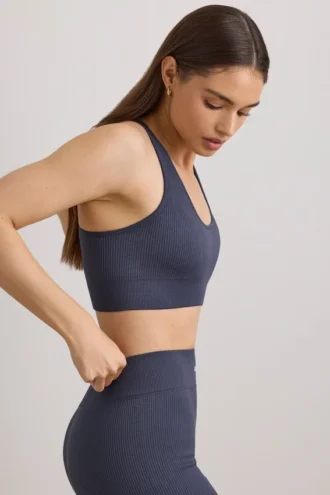 Sujetador deportivo FlexiRib con espalda cruzada en pizarra índigo
