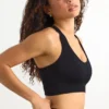 Sujetador deportivo FlexiRib con espalda nadadora en negro