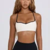 Sujetador deportivo Soft Active con cuello corazón en blanco