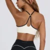 Sujetador deportivo Soft Active con cuello corazón en blanco