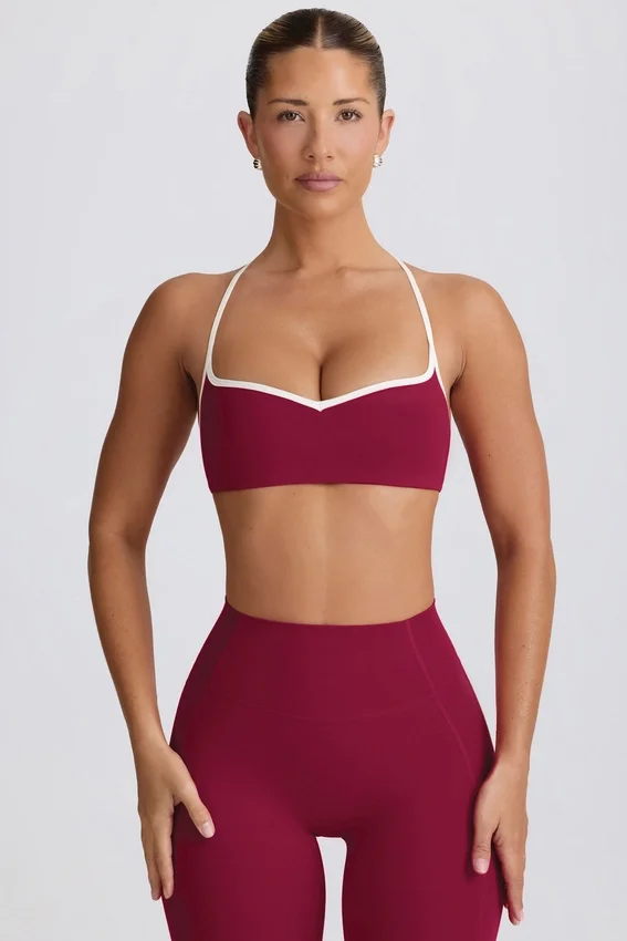 Sujetador deportivo Soft Active con cuello corazón en color burdeos