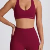 Sujetador deportivo Soft Active con cuello en V en color burdeos