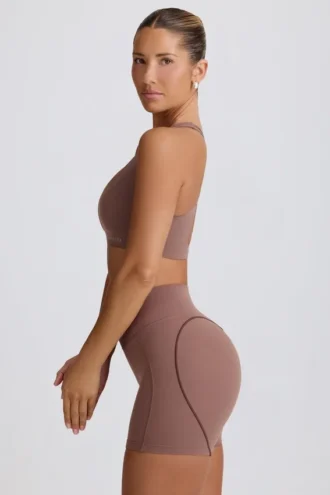 Sujetador deportivo Soft Active con cuello en V en color Mocha