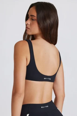 Sujetador deportivo Soft Active con detalle retorcido en la parte delantera en negro