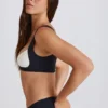 Sujetador deportivo Soft Active con detalle retorcido en la parte delantera en negro