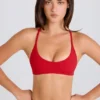 Sujetador deportivo Soft Active con espalda nadadora en rojo fresa