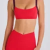 Sujetador deportivo Soft Active con ribete en contraste en rojo fresa