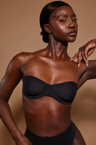 Sujetador sin tirantes de malla suave Intimates en negro