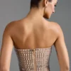Top bandeau con adornos Charnelle en color almendra