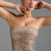 Top bandeau con adornos Charnelle en color almendra