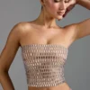 Top bandeau con adornos Charnelle en color almendra
