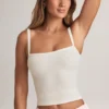 Top camisola de modal con cuello cuadrado de Lai en blanco