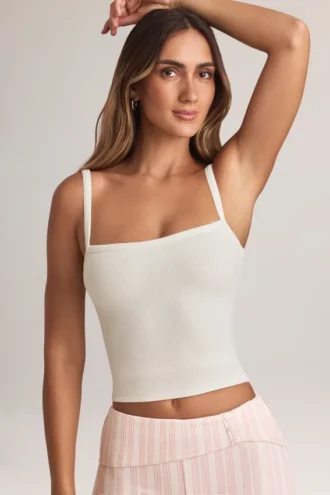 Top camisola de modal con cuello cuadrado de Lai en blanco