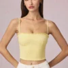 Top camisola Hania de modal con bordado inglés en amarillo limón