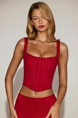 Top corsé con varillas y escote redondeado de encaje Cherith en rojo intenso