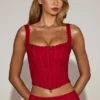 Top corsé con varillas y escote redondeado de encaje Cherith en rojo intenso