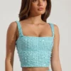 Top corto con cuello cuadrado y adornos Lirael en azul aguamarina