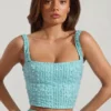 Top corto con cuello cuadrado y adornos Lirael en azul aguamarina