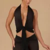 Top corto con cuello halter y lazo delantero Harbour en negro