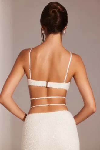 Top corto con tirantes y aros adornado Parma en blanco