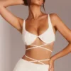 Top corto con tirantes y aros adornado Parma en blanco