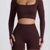 Top corto de manga larga sin costuras Super Sculpt en color chocolate