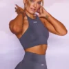 Top corto sin costuras con cuello alto en gris