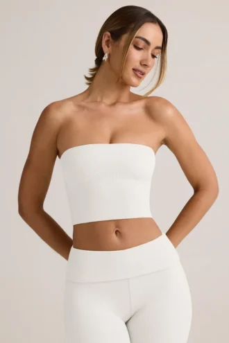 Top corto sin tirantes Verna de modal en blanco