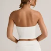 Top corto sin tirantes Verna de modal en blanco