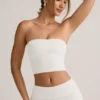 Top corto sin tirantes Verna de modal en blanco