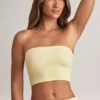 Top corto sin tirantes Verna de modal en color sorbete de limón