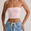 Top corto sin tirantes Verna de modal en rosa bebé