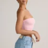Top corto sin tirantes Verna de modal en rosa bebé