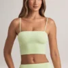 Top corto sin tirantes Verna de modal en verde salvia